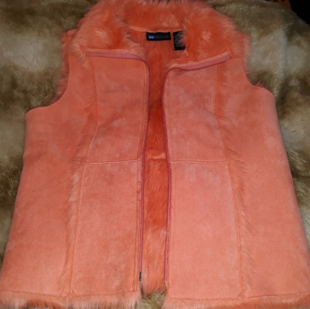 Relativity Vest - Picture 7 of 7